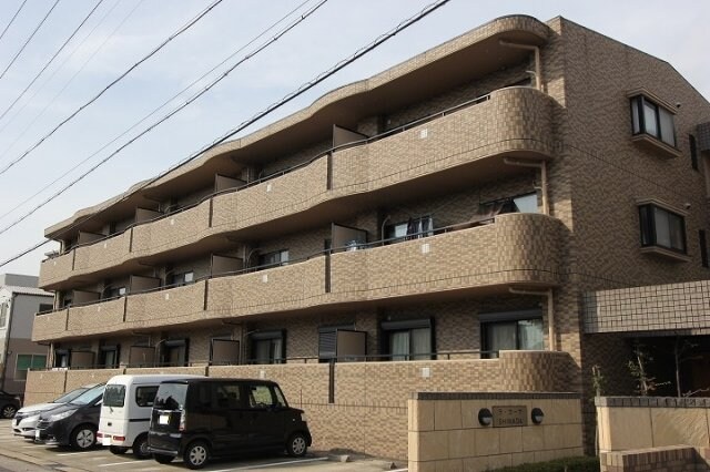 物件外観写真1　(建物外観を気になさる方へ、見た目の良い物件です)