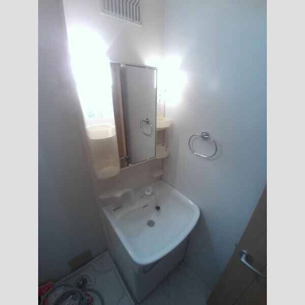 物件内観写真8　(室内写真は別部屋の写真です。)