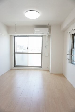 物件内観写真3　(内装もきれいです)