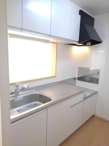 物件内観写真4　(お料理しやすいキッチンです)