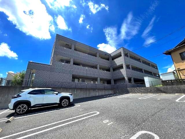 物件外観写真1　(外観写真（昼）)