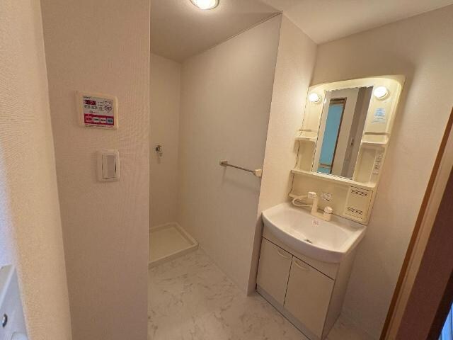 物件内観写真12　(洗髪洗面化粧台)