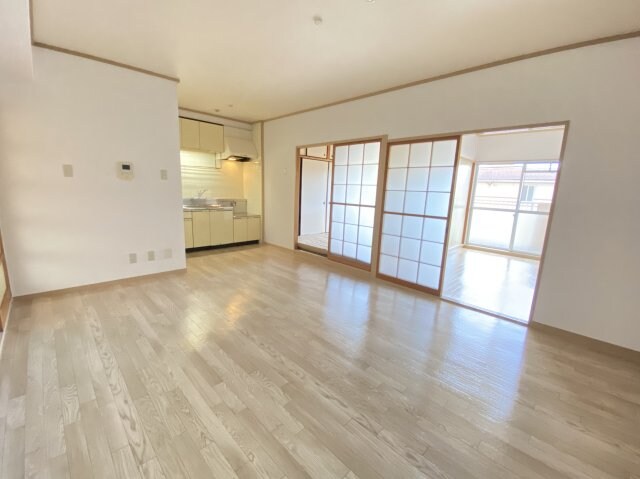 物件内観写真3　(※別部屋のお写真で、現況優先と致します。)