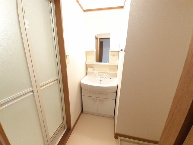 物件内観写真6　(使いやすい洗面所です)