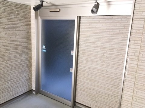 物件外観写真3　(オートロックなので安心！)
