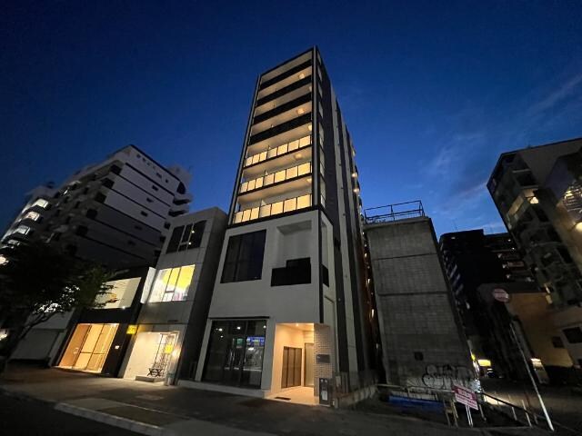 物件外観写真2　(外観写真（夜）)