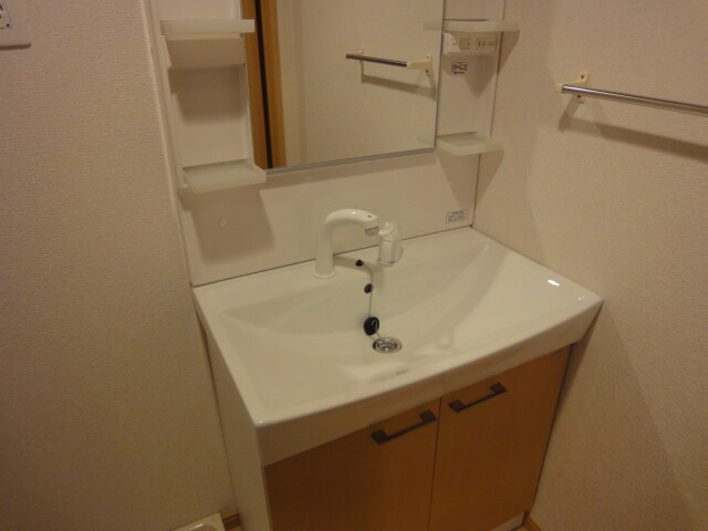 物件内観写真15　(洗髪洗面化粧台)
