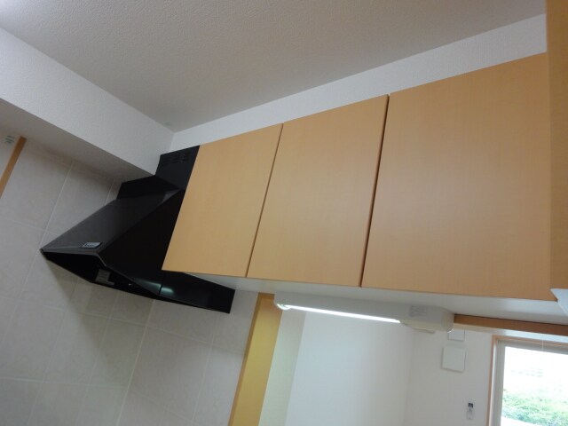 物件内観写真21　(キッチン吊り棚)