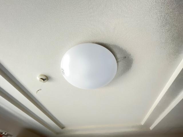 物件内観写真12　(室内照明)