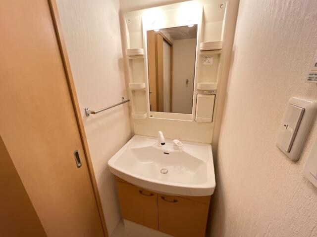 物件内観写真18　(洗髪洗面化粧台)