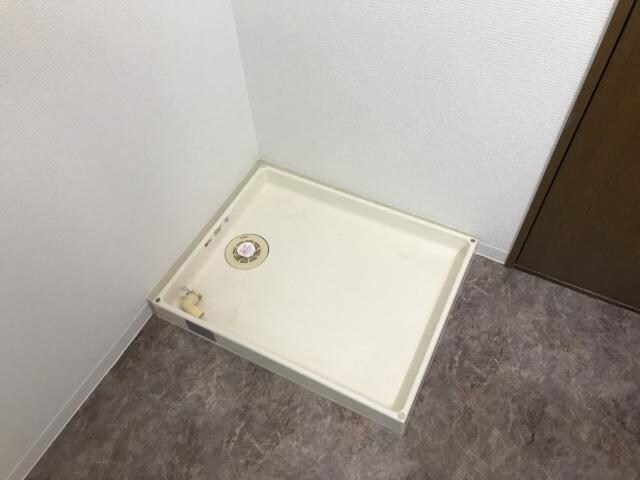 物件内観写真23　(洗濯機置場)