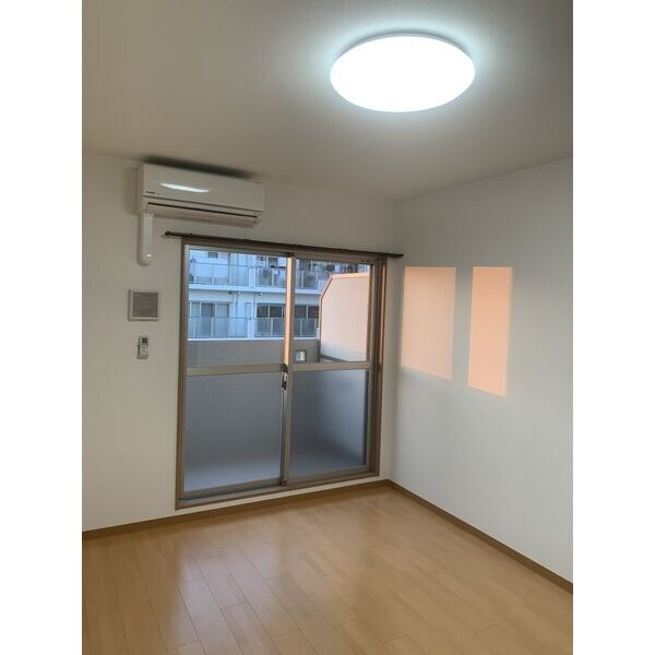 居室(※写真は同じマンションの違う部屋のものになります。)