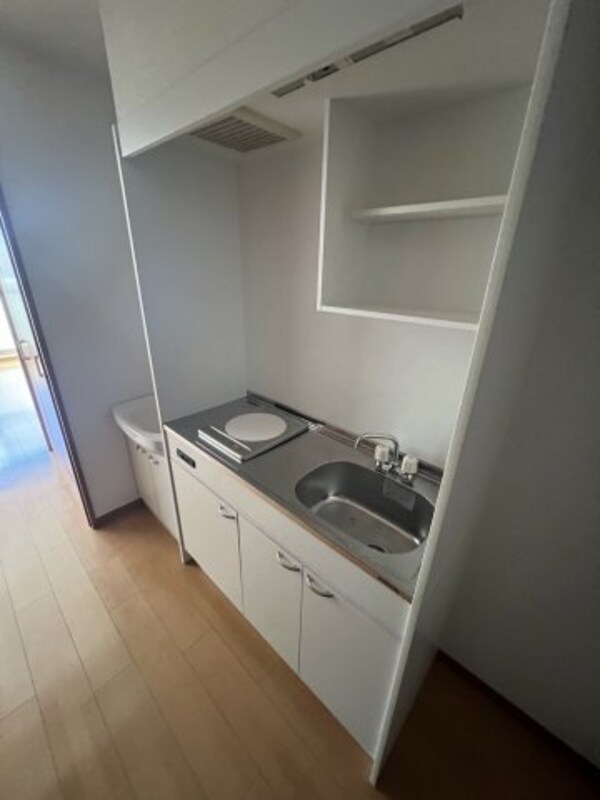 キッチン(※写真は同じマンションの違う部屋のものになります。)