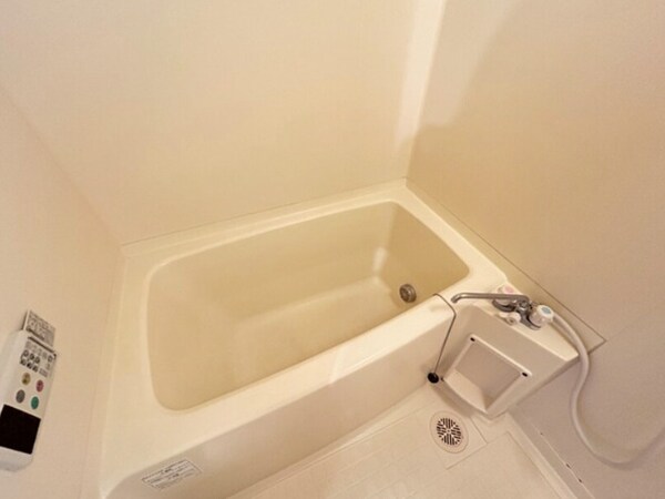 浴室(※写真は同じマンションの違う部屋のものになります。)
