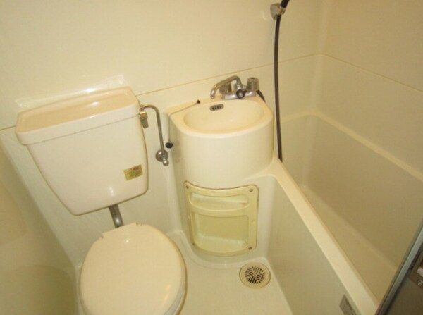 浴室(※写真は同じマンションの違う部屋のものになります。)