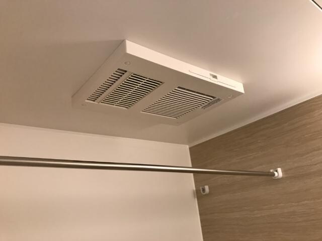 物件内観写真15　(浴室乾燥機)