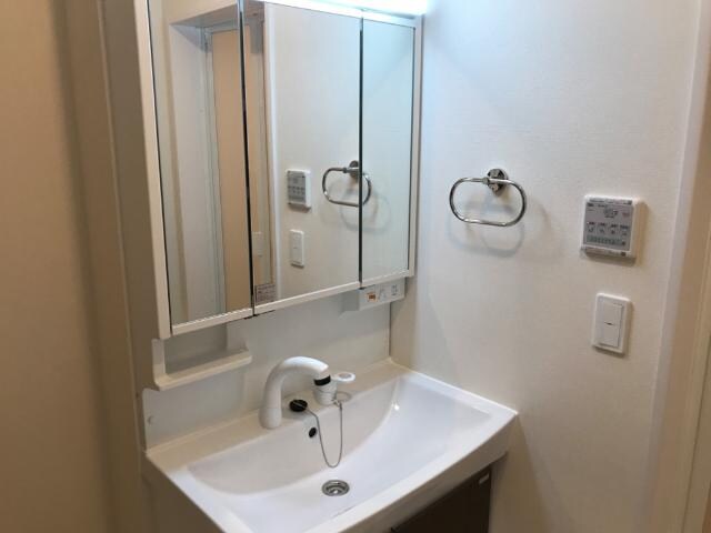 物件内観写真16　(洗髪洗面化粧台)