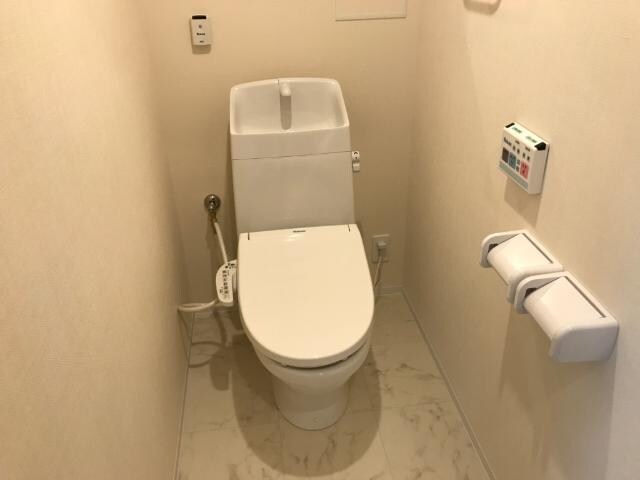 物件内観写真19　(シャワー付トイレ)