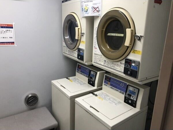 建物設備(コインランドリー)
