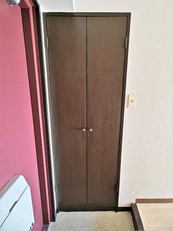 収納(玄関横物入)