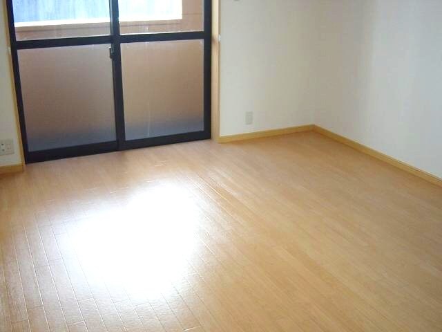 物件内観写真4　(洋室)