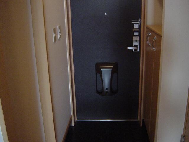 物件内観写真11　(玄関)