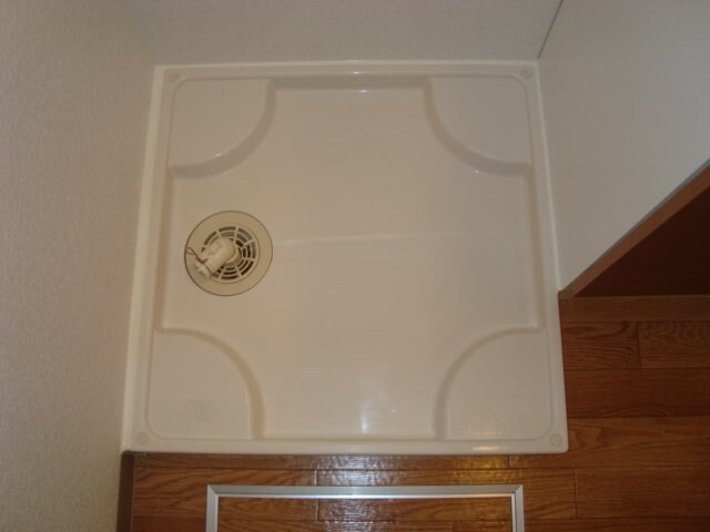 物件内観写真14　(洗濯機置場)