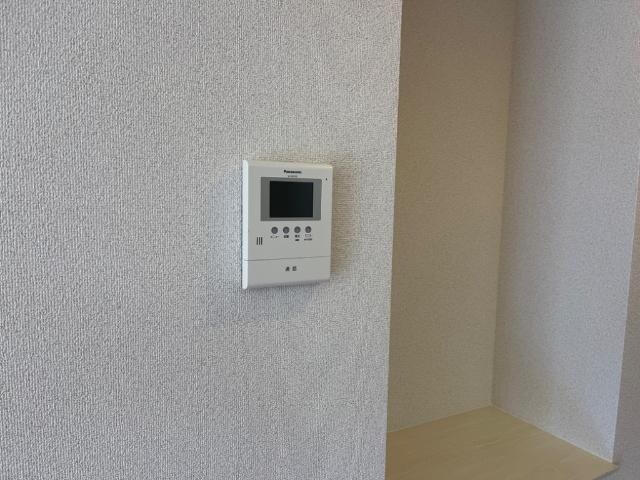 物件内観写真10　(カメラ付インターホン)