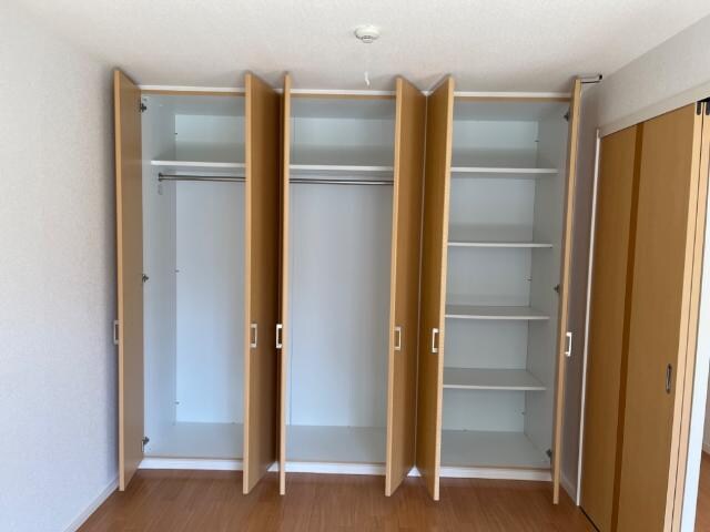 物件内観写真12　(収納)