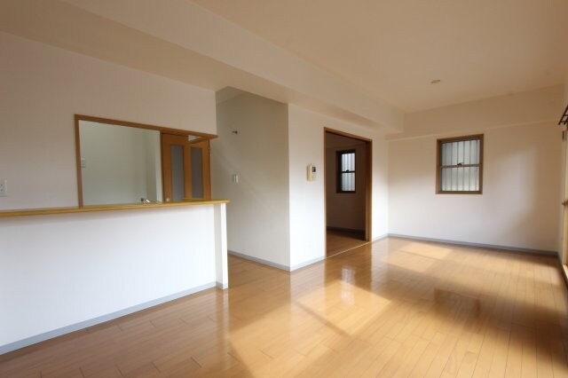 物件内観写真3　(※別部屋のお写真で、現況優先と致します。)