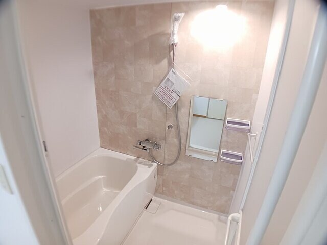 物件内観写真5　(お風呂です)