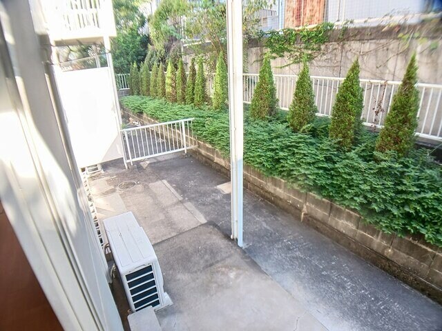 物件内観写真14　(お庭が付いています)