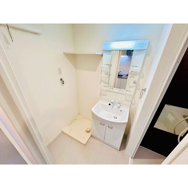 洗面・脱衣所(※写真は同じマンションの違う部屋のものになります。)