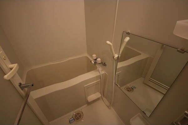浴室(※写真は同じマンションの違う部屋のものになります。)