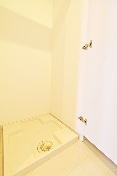 物件内観写真13　(洗濯機置場)