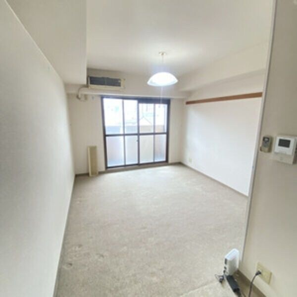居室(※写真は同じマンションの違う部屋のものになります。)
