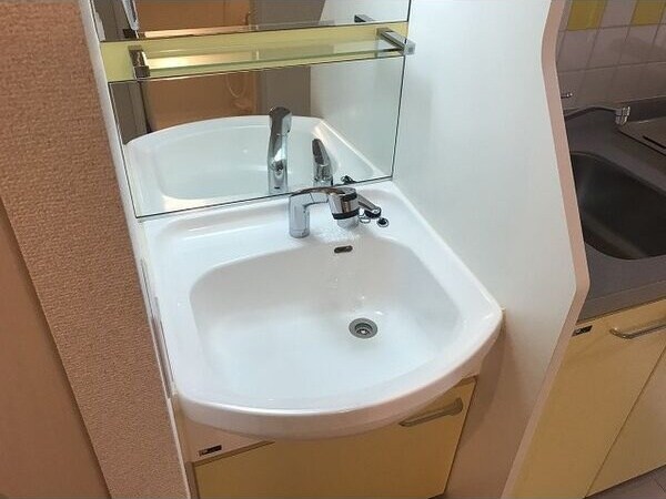 洗面・脱衣所(※写真は同じマンションの違う部屋のものになります。)