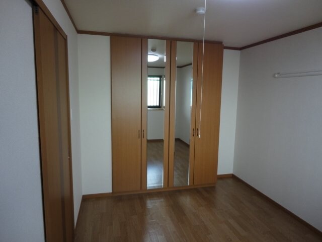 物件内観写真10　(北側洋室)