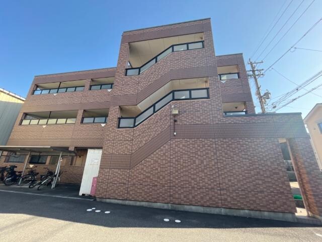 物件外観写真3　(外観写真（昼）)