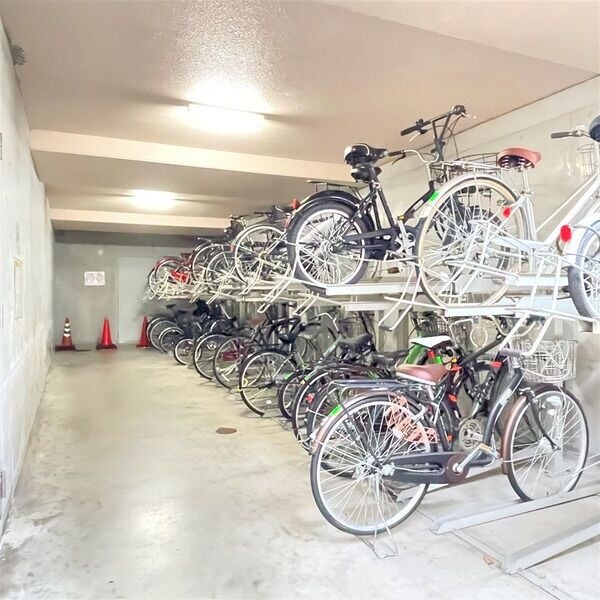 物件内観写真9　(駐輪場)