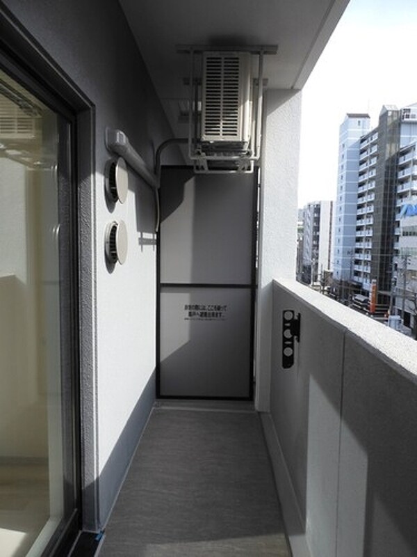 バルコニー(バルコニー　※同タイプの部屋のお写真で色が異なります)