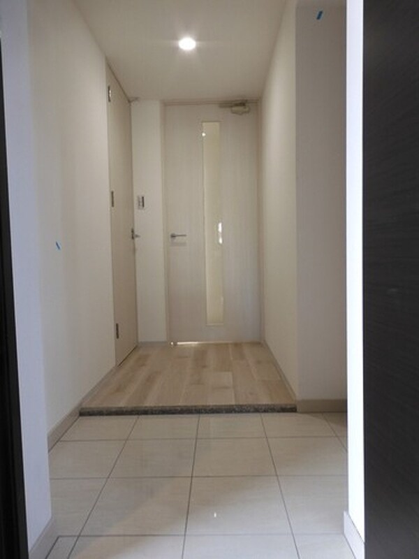 その他(廊下　※同タイプの部屋のお写真で色が異なります)
