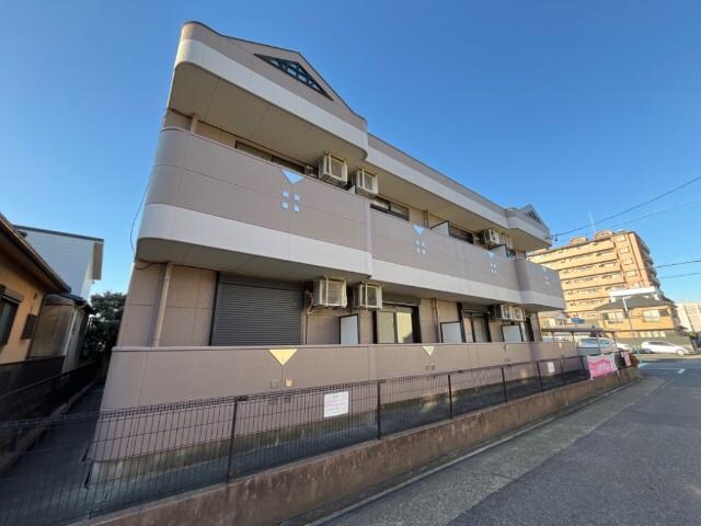 物件外観写真2　(外観写真（昼）)