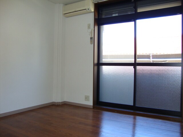 物件内観写真9　(洋室)