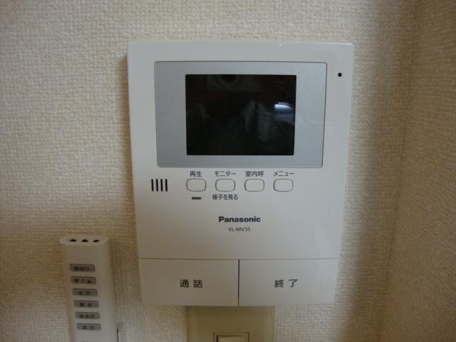 物件内観写真28　(カメラ付インターホン)