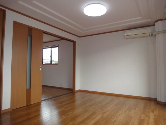 物件内観写真11　(リビング)