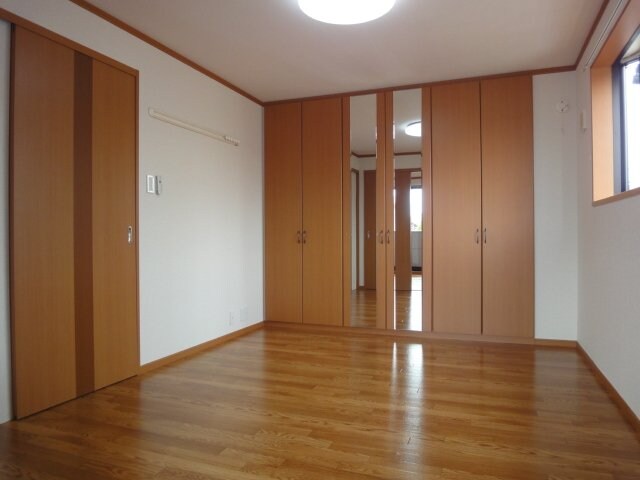 物件内観写真16　(洋室)