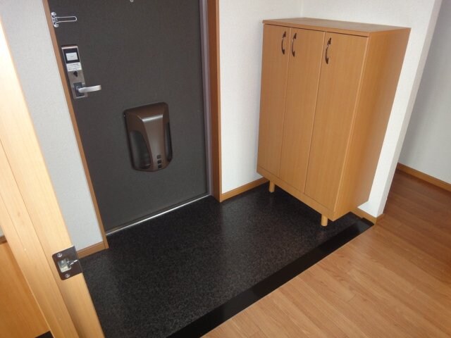 物件内観写真24　(玄関)