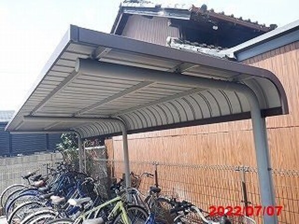 建物設備(屋根付き駐輪場)