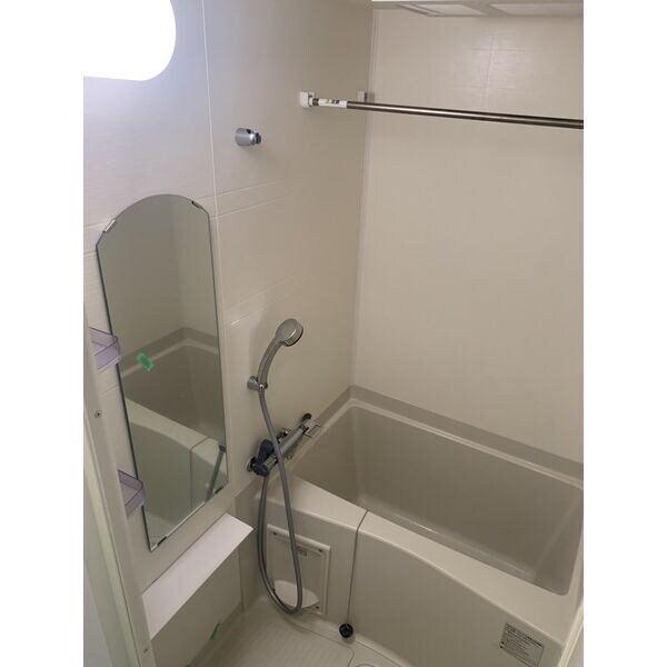 浴室(※写真は同じマンションの違う部屋のものになります。)